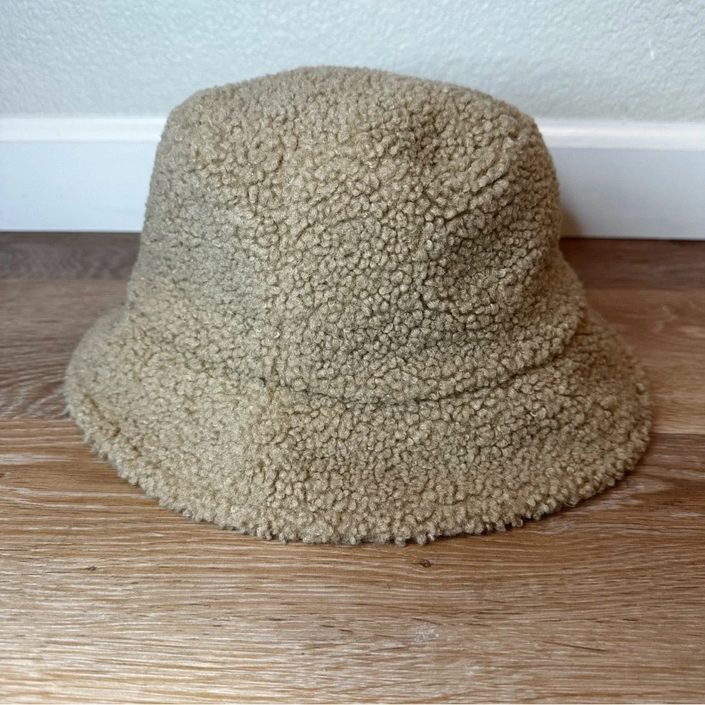 Uniqlo Women's Faux-Sherling Bucket Hat, OS